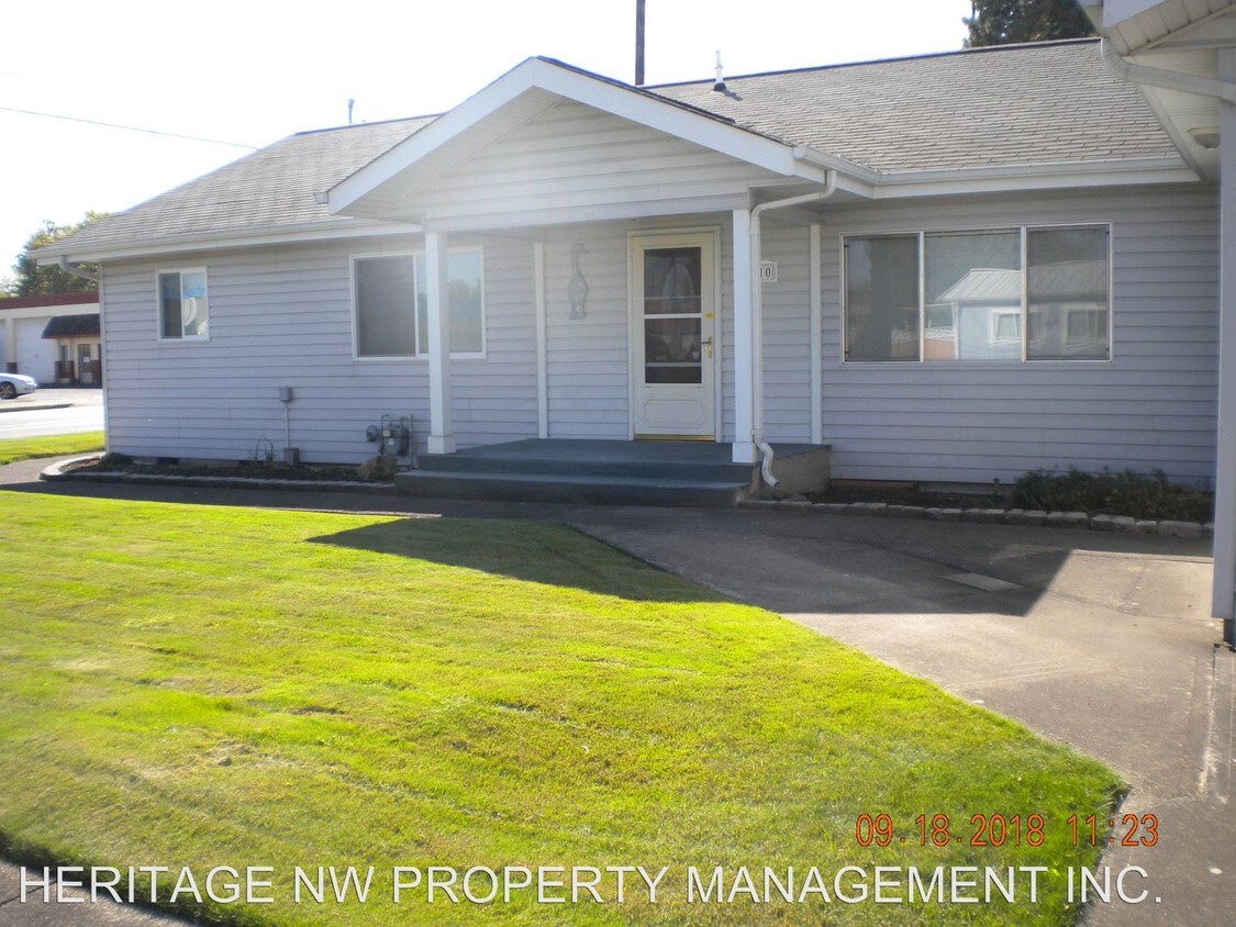 Primary Photo - 3 br, 2 bath Apartment - 10 HOBBS ST