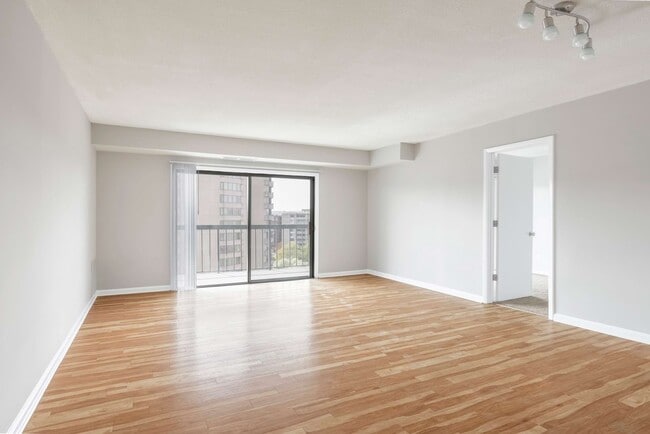 Building Photo - Cortland on South Eads