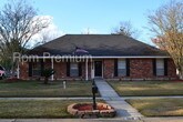 Foto principal - 817 N Coventry Dr