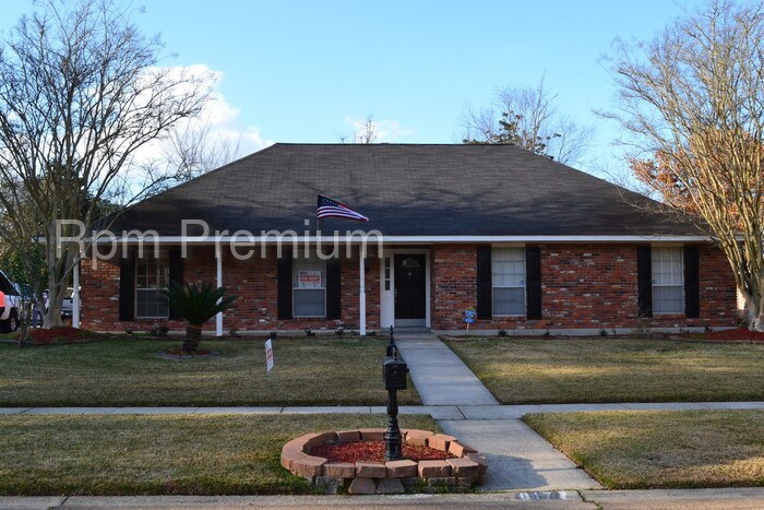 Primary Photo - 817 N Coventry Dr