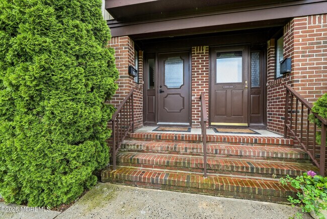 Building Photo - 108 Neptune Ave