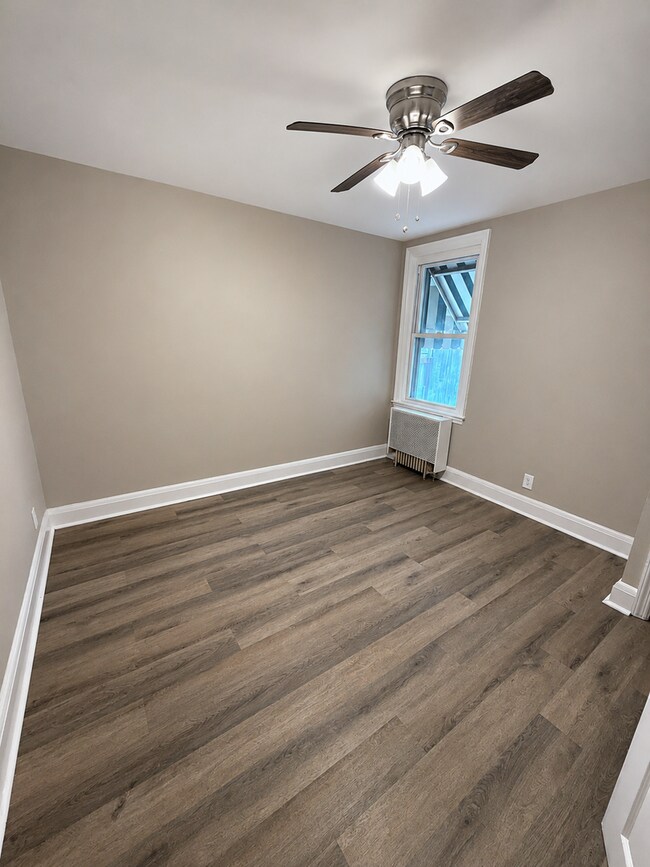 Foto del edificio - 104 Willow Spring Rd