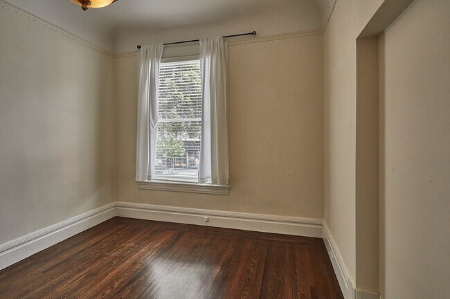 Building Photo - 251 Divisadero St