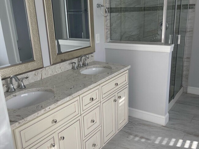 Foto del edificio - 4 Bedroom Single Family Home in Raleigh
