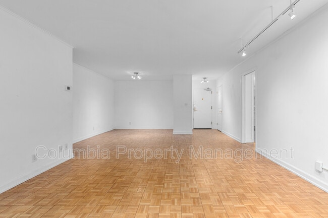 Building Photo - 1077 30th St NW