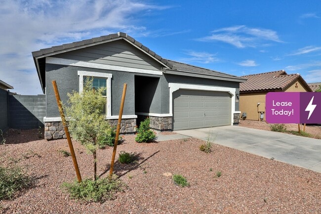 Building Photo - Spacious 4 bed 3 bath