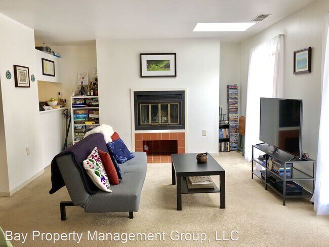 Building Photo - 616 S Charles St