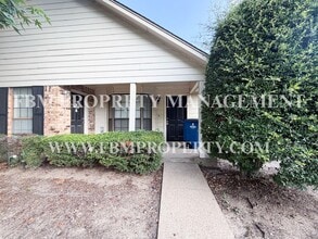 Building Photo - 804 Biloxi Dr