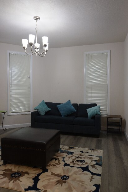 Building Photo - Renovated Short Term Rental!