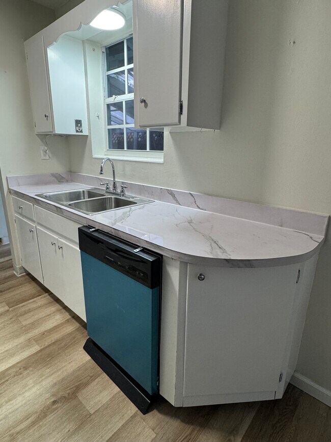 Kitchen - 217 SW 11th Ct