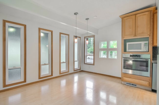 Building Photo - 4020 156th Ave SE