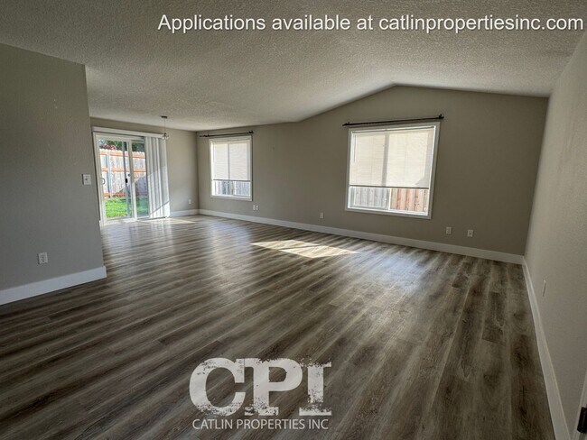 Building Photo - 119 Penny Ln