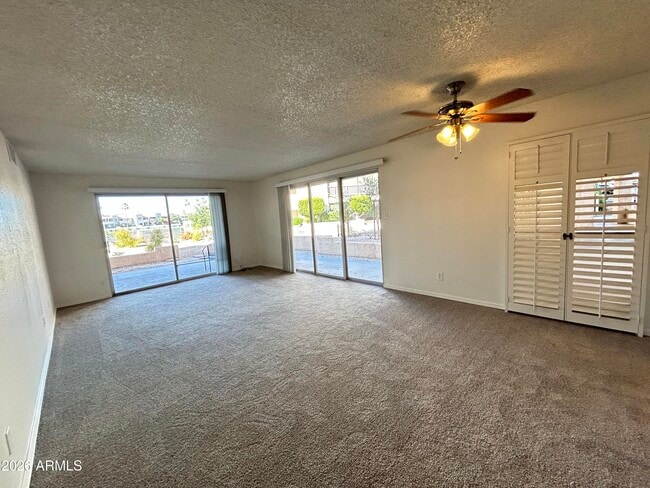Building Photo - 11040 N 28th Dr