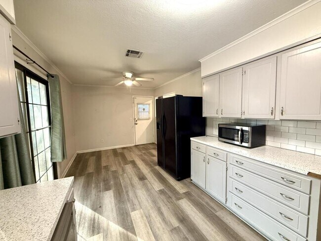 Foto del edificio - 2843 Kaylin Dr