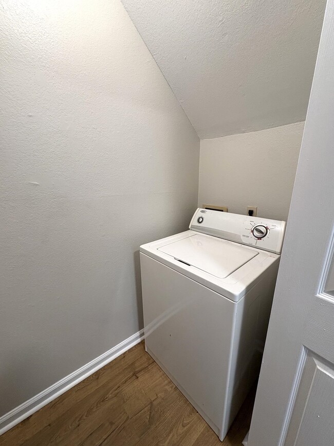 Building Photo - 2189 Timberwood Cir N