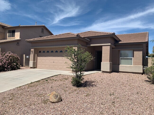 Foto del edificio - 4 Bed 2 Bath home!