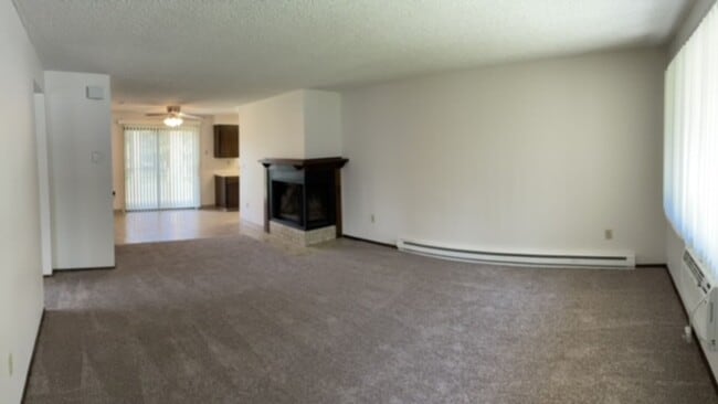 Building Photo - 1095