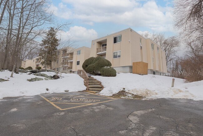 Foto del edificio - 506 Fox Run Ln