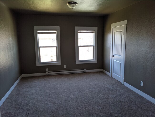 Foto del edificio - 7826 Burgess St W