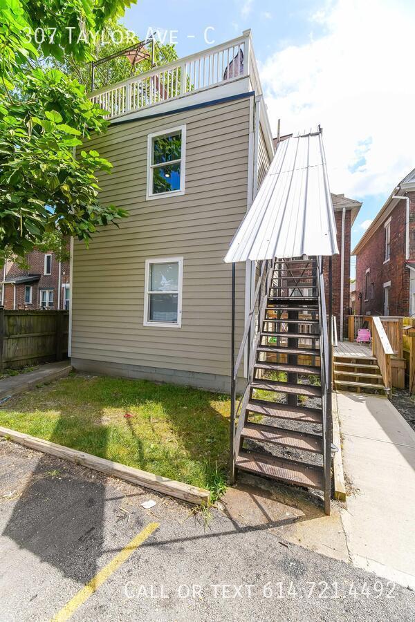 Foto del edificio - 307 Taylor Ave
