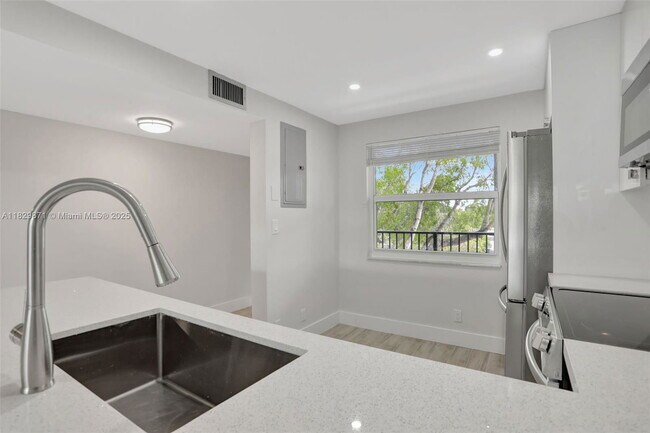 Foto del edificio - 4091 Cypress Reach Ct