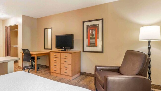 Building Photo - 2030 Craig Rd