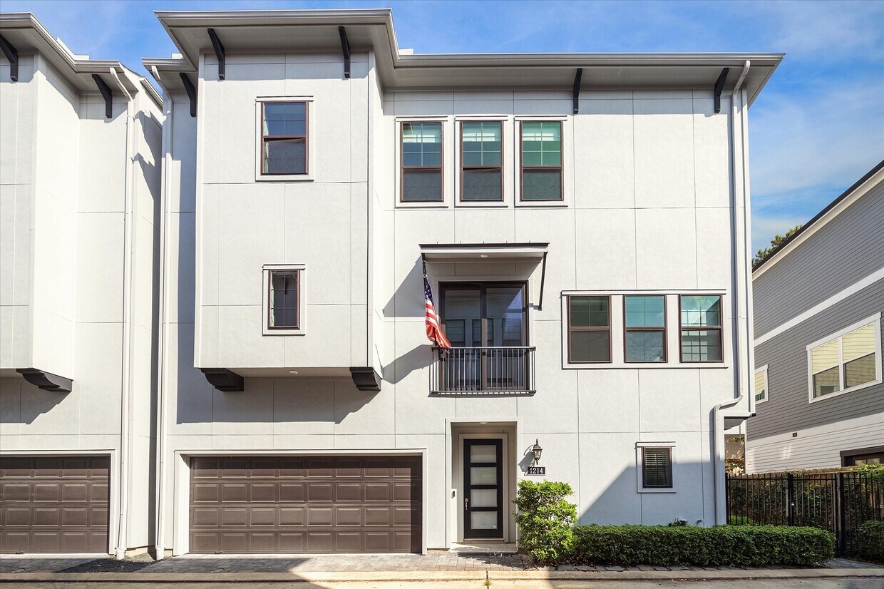 Primary Photo - 1214 W 25th St