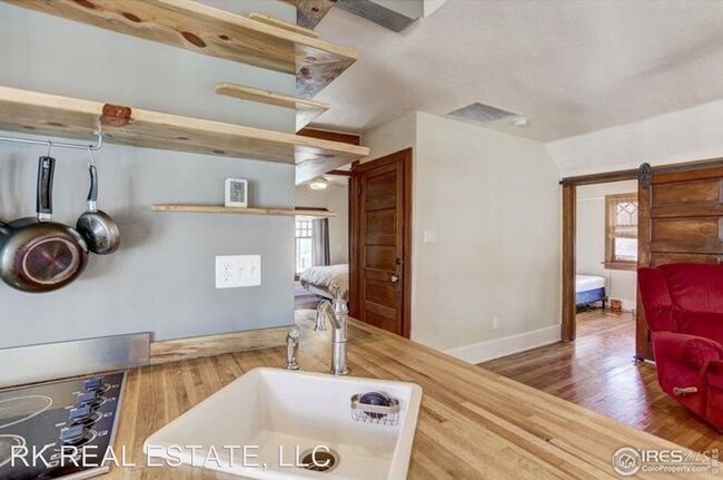 Foto del edificio - 719 Remington St