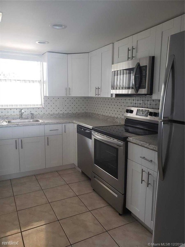 Foto del edificio - 9363 Fontainebleau Blvd