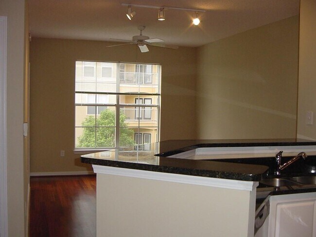 Foto del edificio - 10 Perimeter Summit Blvd