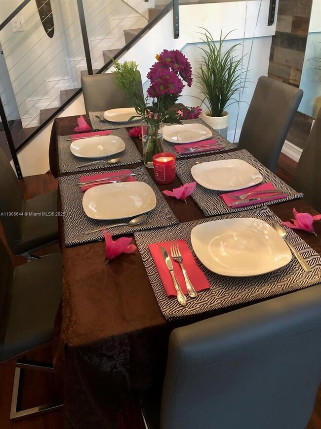 Foto del edificio - 600 NW 210th St