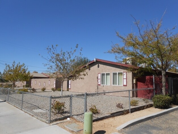 Building Photo - 15702-15720 Tern Rd