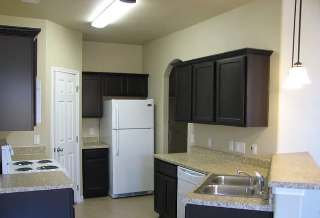 Building Photo - 4504 Cambridge Dr