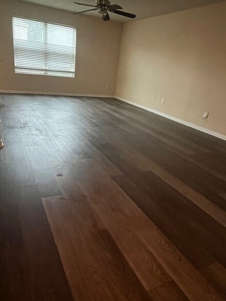 Foto del edificio - 3203 Apple Dale Dr