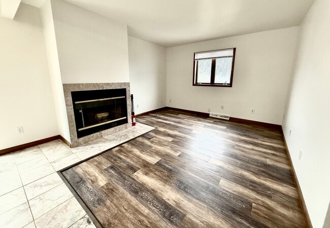 Building Photo - 2006 Floyd Pl