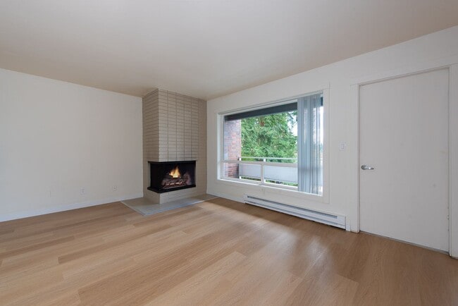 Building Photo - 8220 169th Ave NE