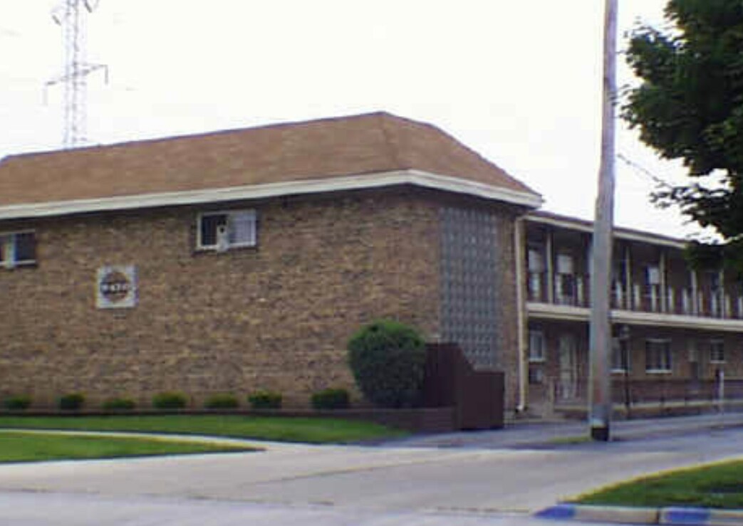 Primary Photo - 9450 Washington Rd