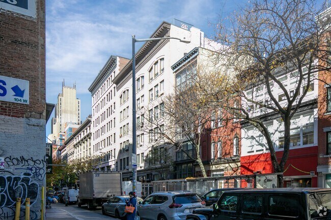 Building Photo - 121-125 W 17th St
