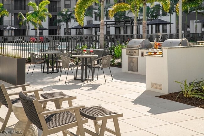 Building Photo - 3260 Stockton St