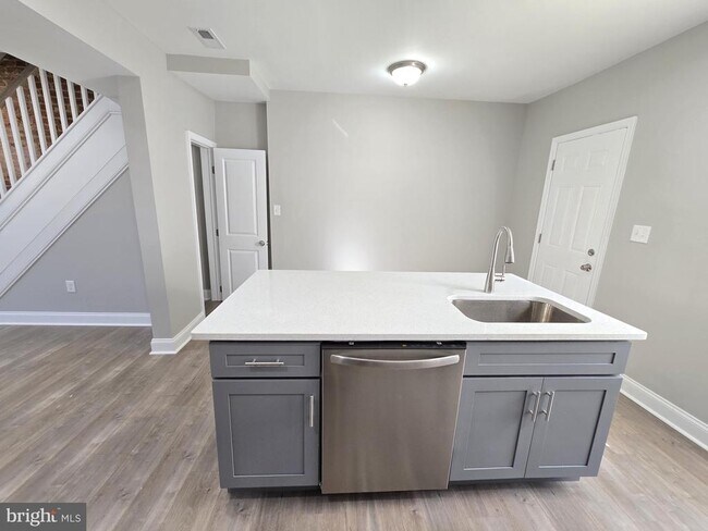 Foto del edificio - 3169 Ravenwood Ave