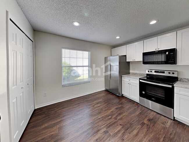 Foto del edificio - 2273 Heathwood Cir
