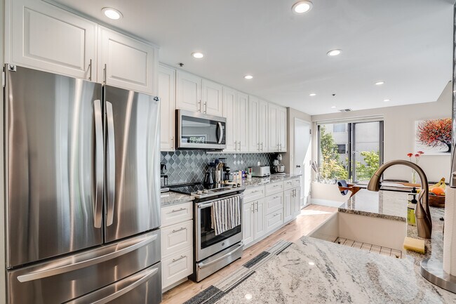 Foto del edificio - 2245 SW Park Pl