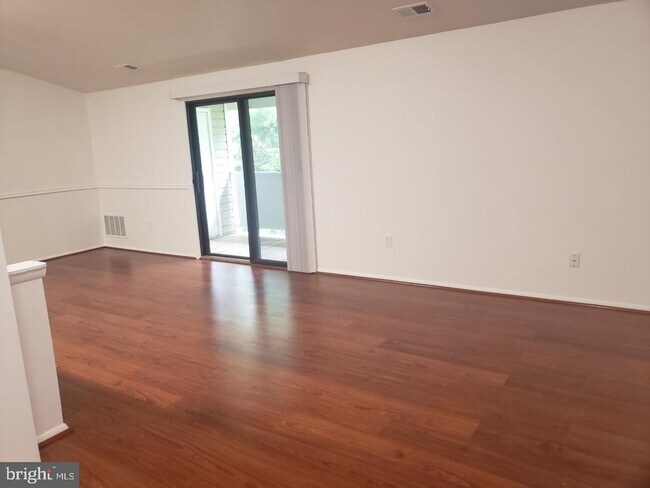 Building Photo - 12209 Peach Crest Dr