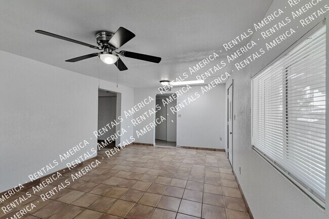 Building Photo - 2810 W Carnauba St