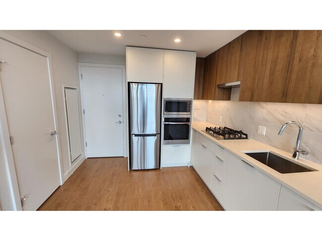 Photo du bâtiment - 13359 Old Yale Rd