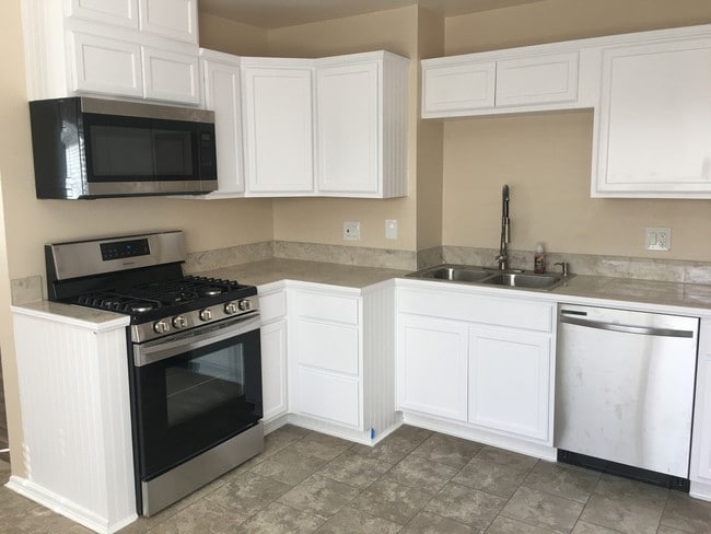 Foto del edificio - 44710 Fig Ave