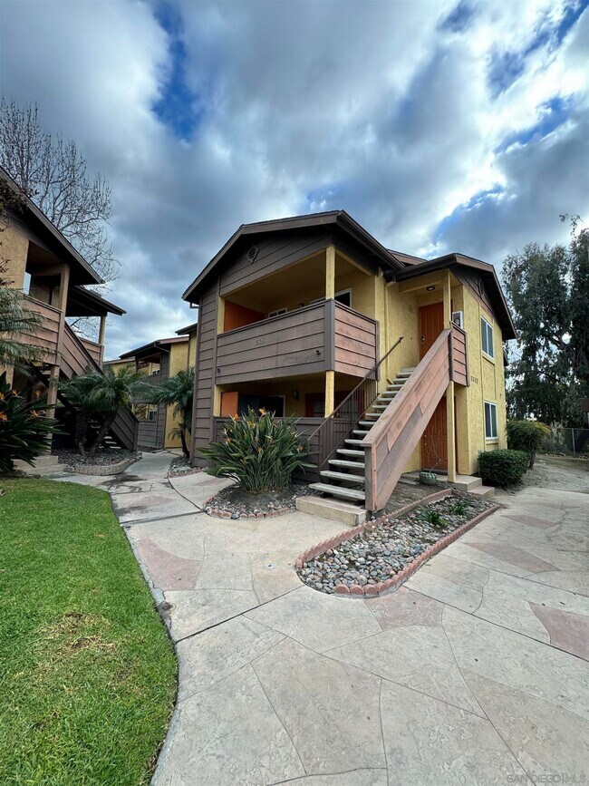 Building Photo - 506 Calle Montecito