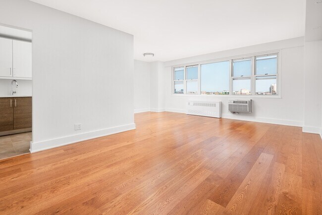 Building Photo - 3000 Ocean Pkwy