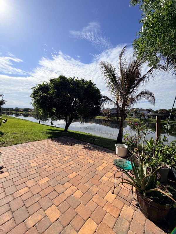 Foto del edificio - 2165 Newport Isles Blvd
