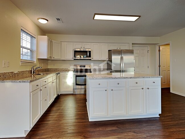 Foto del edificio - 3525 Firethorn Drive